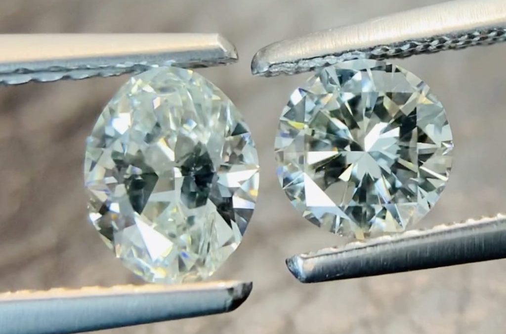 Oval Diamonds VS Round Diamonds