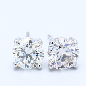 1.02, 1.04ct Round 18kt White Gold Natural Diamond Earring