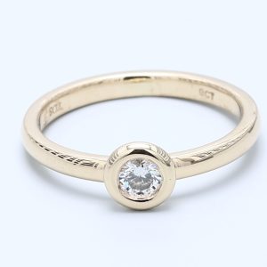 0.187ct Round 9kt Yellow Gold Natural Diamond Ring