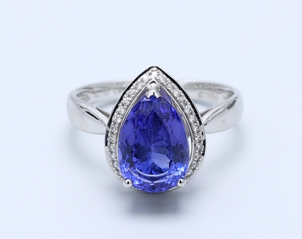 2.93ct Pear 18kt White Gold Natural Gemstone Ring