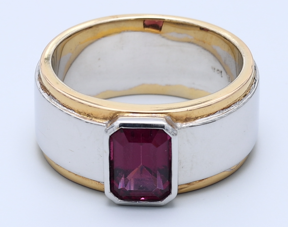 2.21ct Emerald 18kt Natural Gemstone Ring