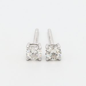 0.32ct Round  9kt White Gold Natural Diamond Earring